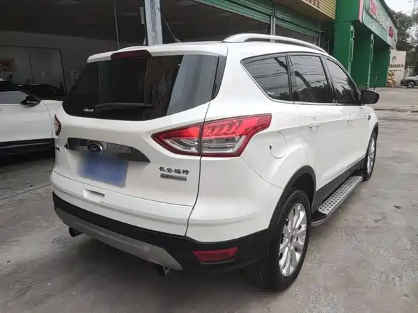 Ford Kuga 2015