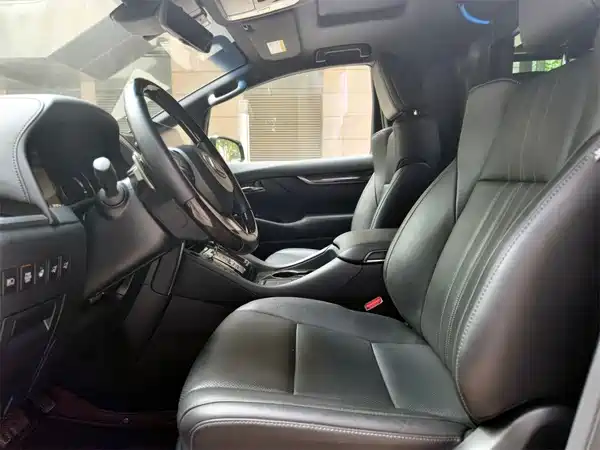 Lexus LM 2023