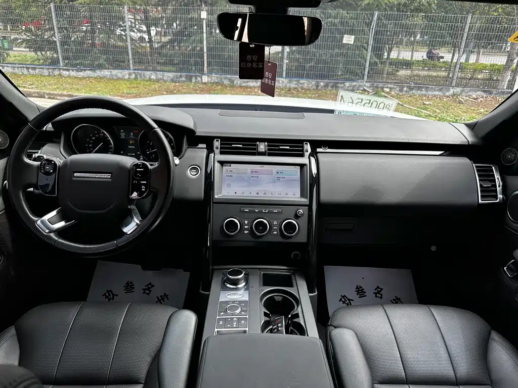Land Rover Discovery 2019 — фото 13