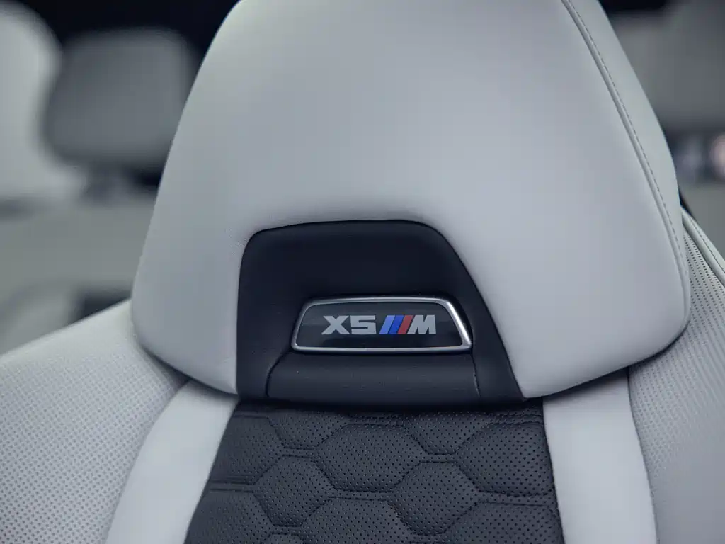 BMW X5 M 2021 — фото 25