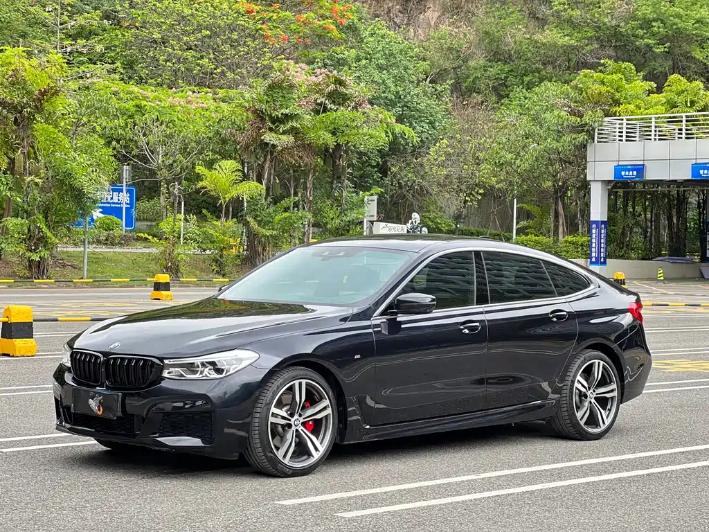 BMW 6 Series GT 2019 — фото 1