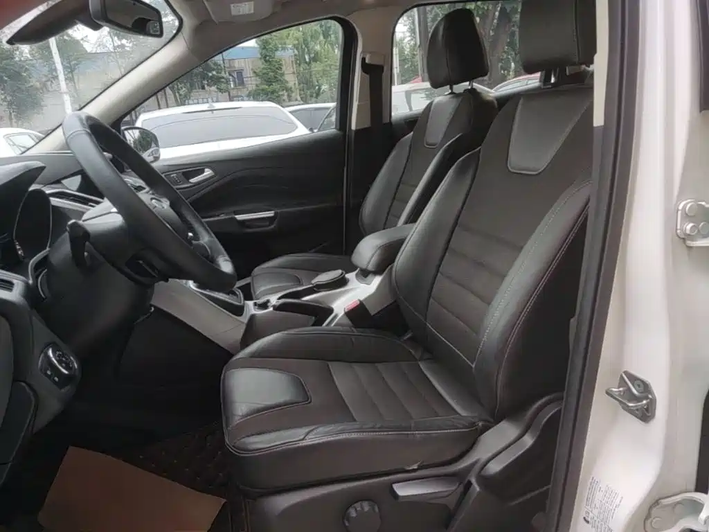 Ford Kuga 2015 — фото 15