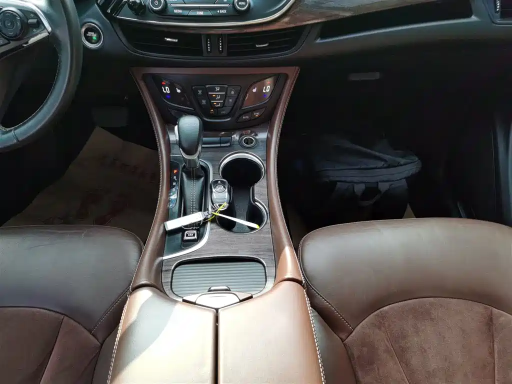 Buick Envision Plus 2016 — фото 14