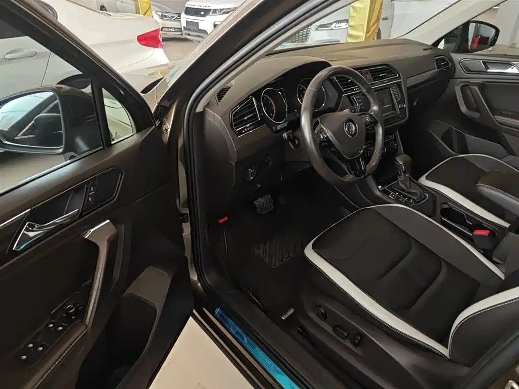 Volkswagen Tiguan L 2019 — фото 16