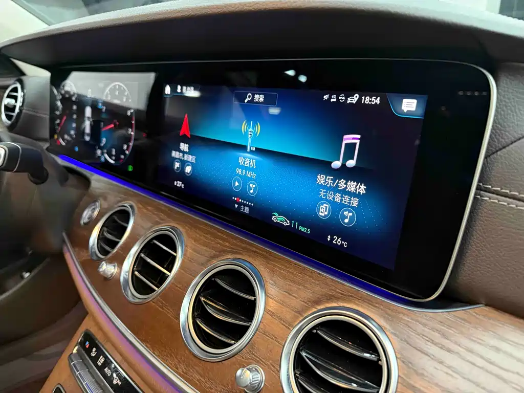 Mercedes-Benz E-Class 2022 — фото 13