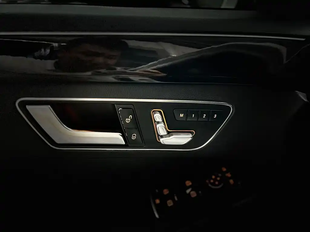 Mercedes-Benz E-Class 2016 — фото 17