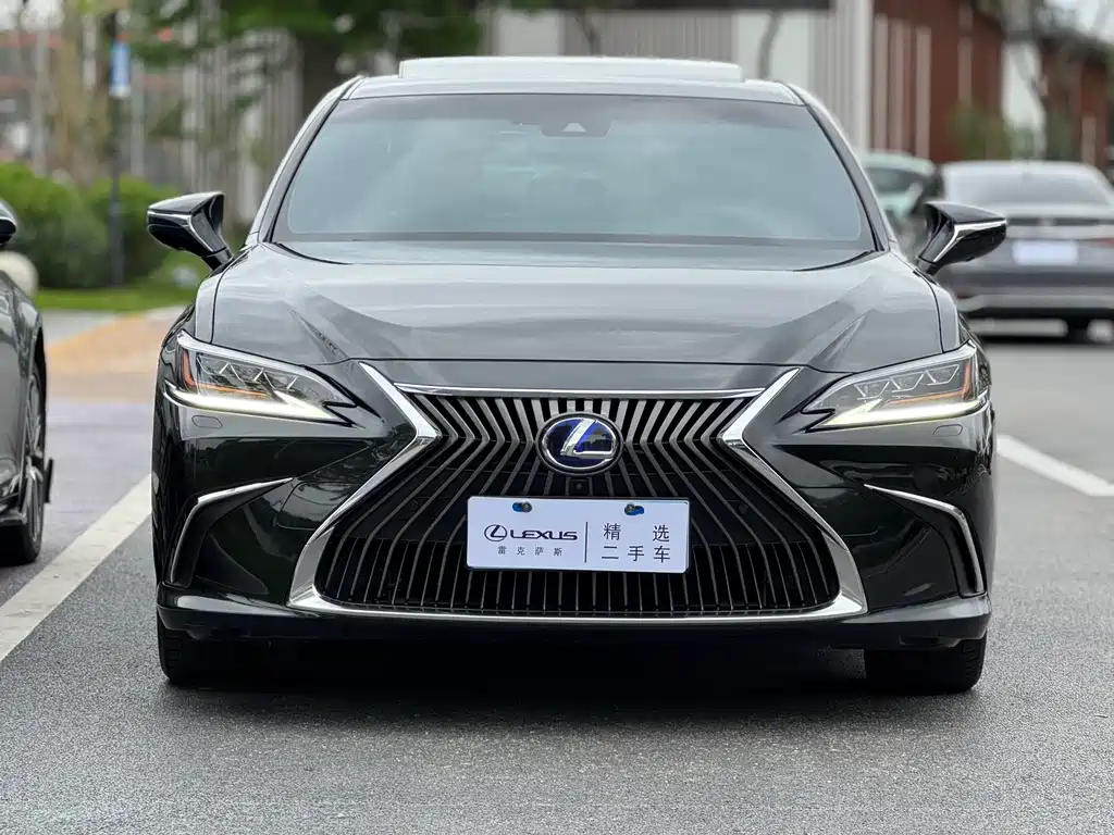 Lexus ES 2020 — фото 2