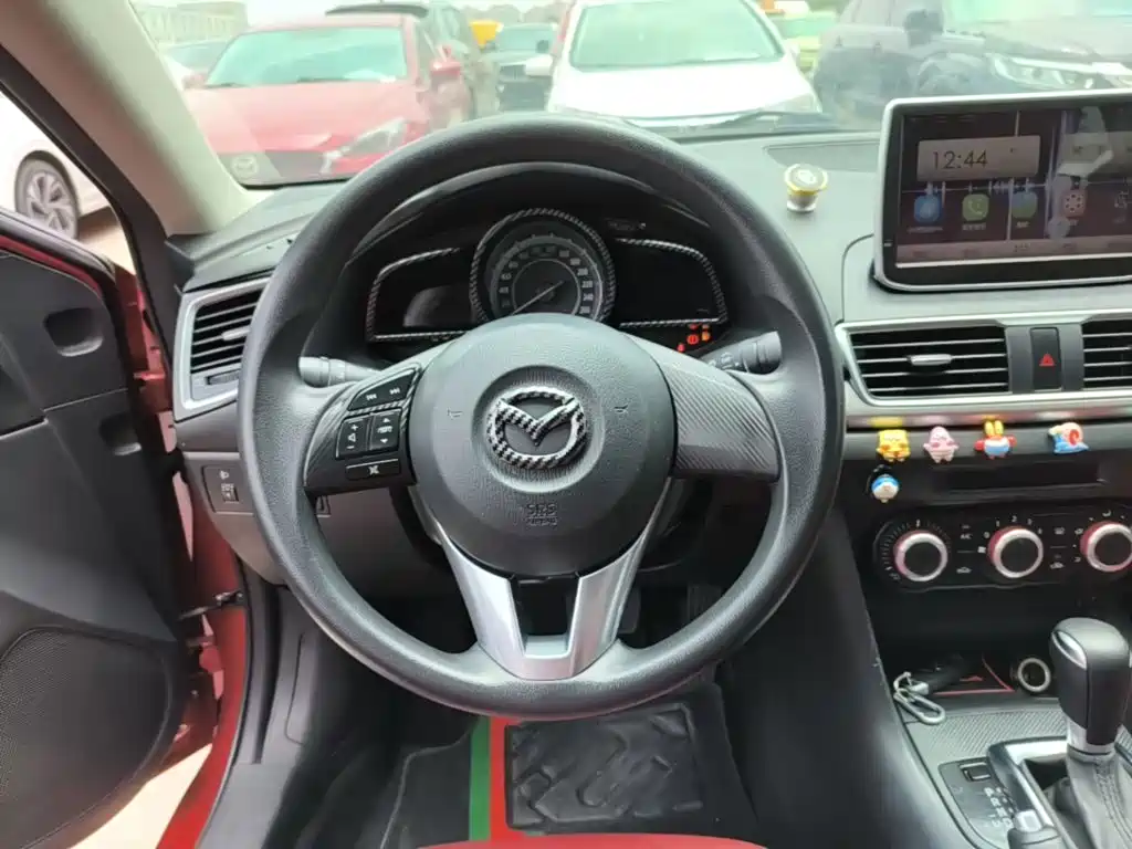Mazda 3 Axela 2016 — фото 11