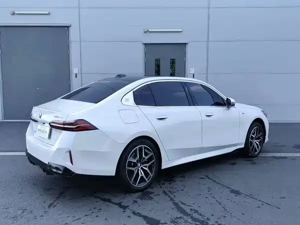 BMW i5 2026