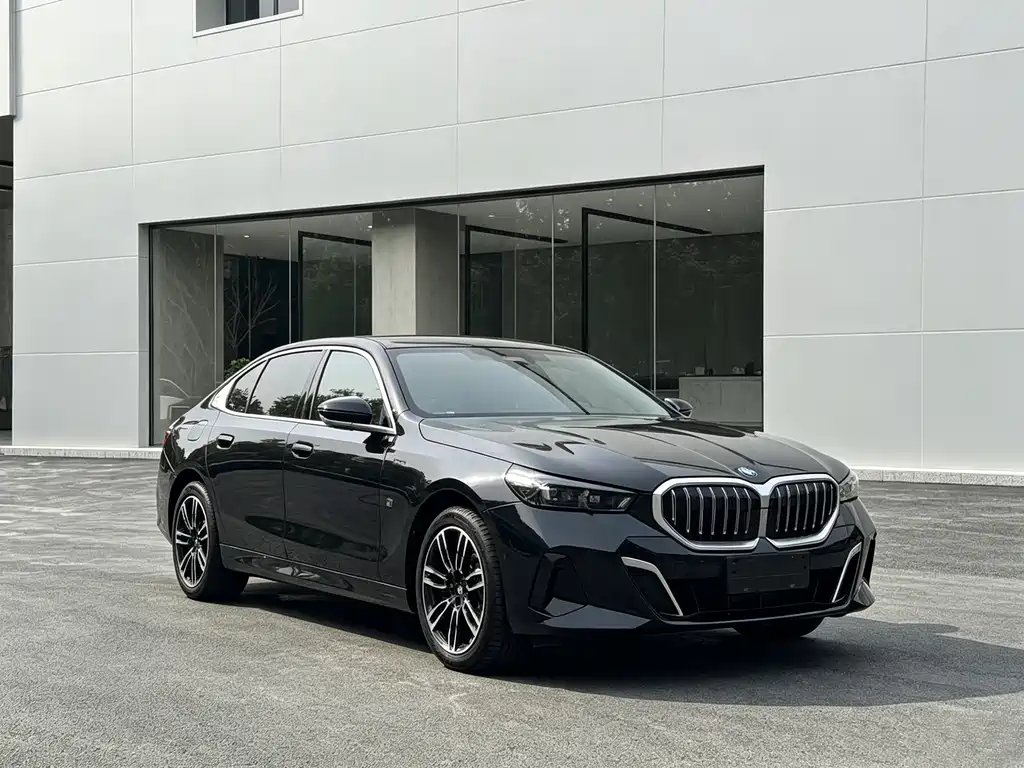 BMW 5 Series 2025