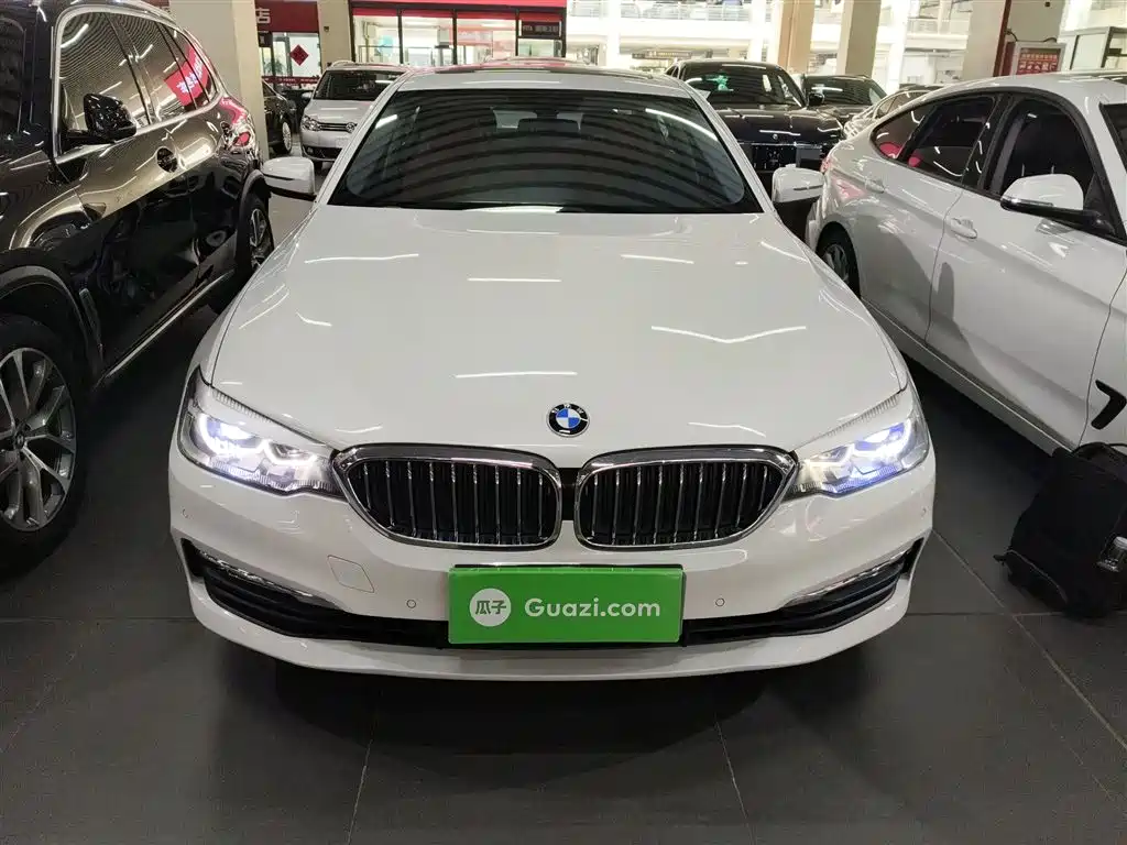 BMW 5 Series 2018 — фото 3