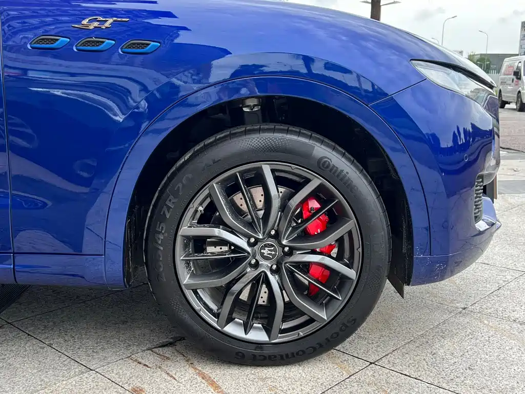 Maserati Levante — фото 16