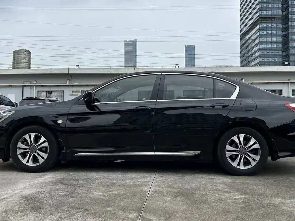 Honda Accord 2014 — фото 11