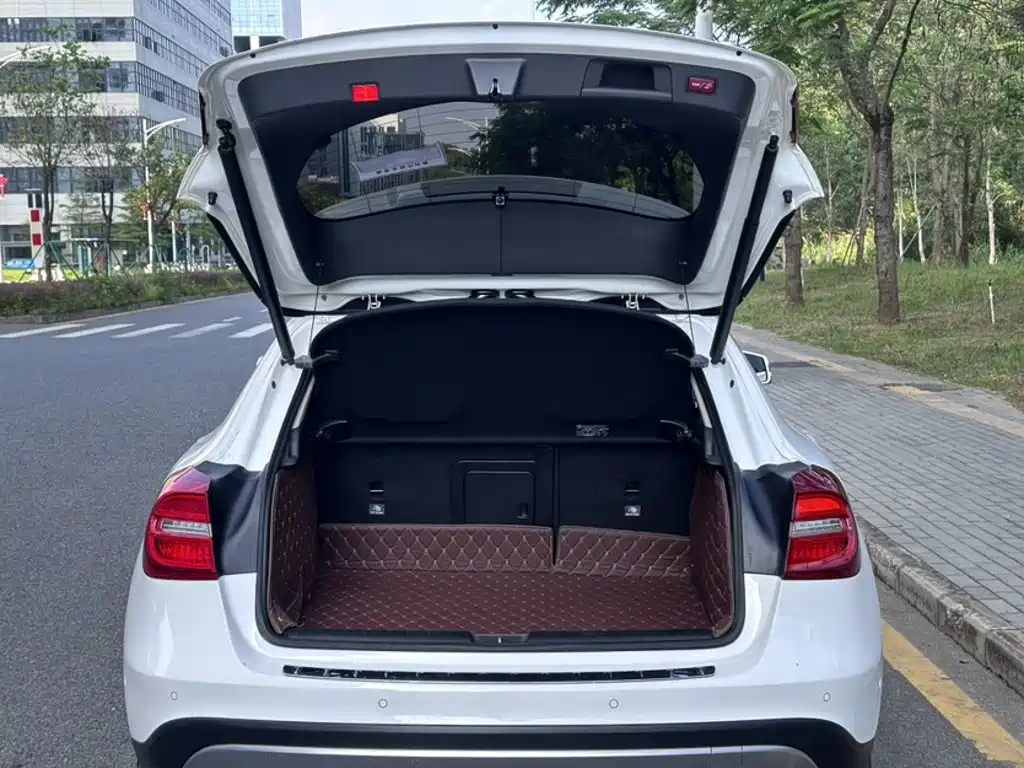 Mercedes-Benz GLA 2016 — фото 10