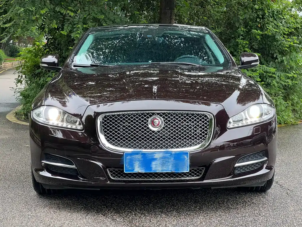 Jaguar XJ 2015 — фото 2