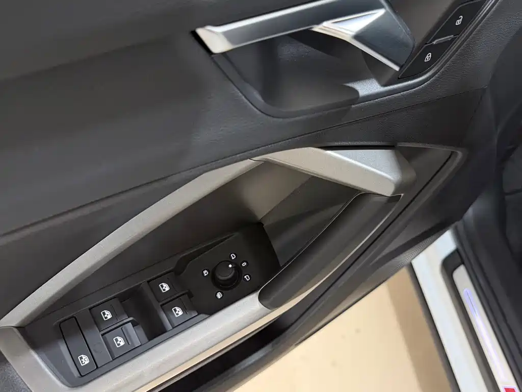 Audi Q3 2023 — фото 16
