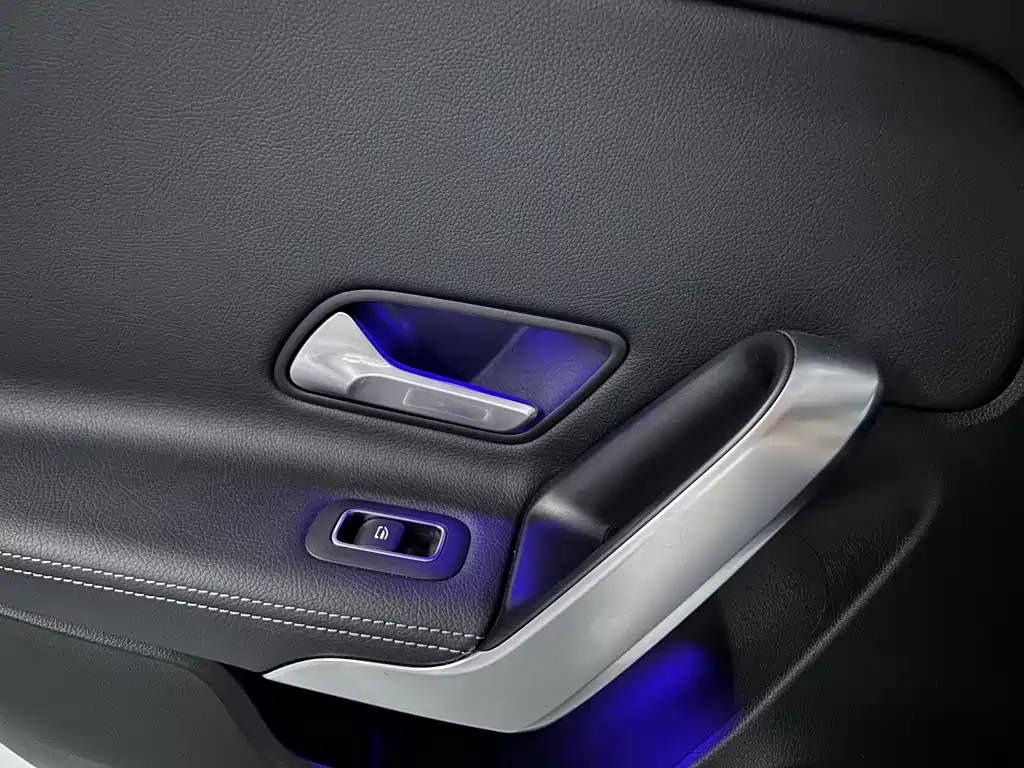Mercedes-Benz A-Class 2023 — фото 13