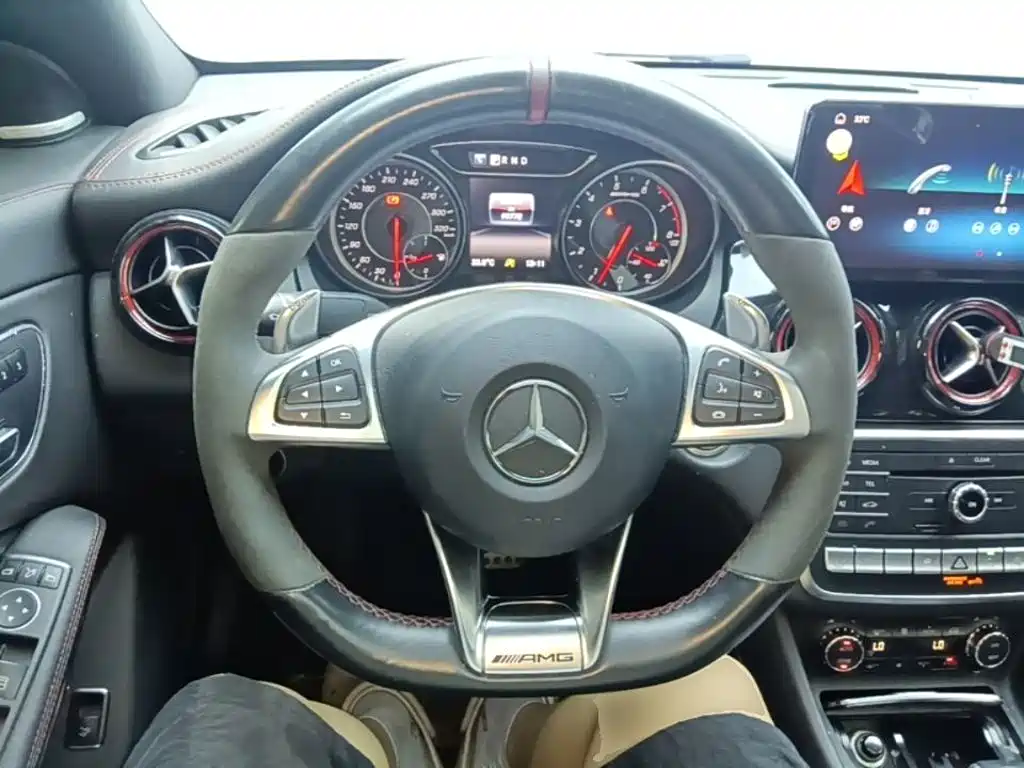 Mercedes-Benz CLA AMG 2018 — фото 11