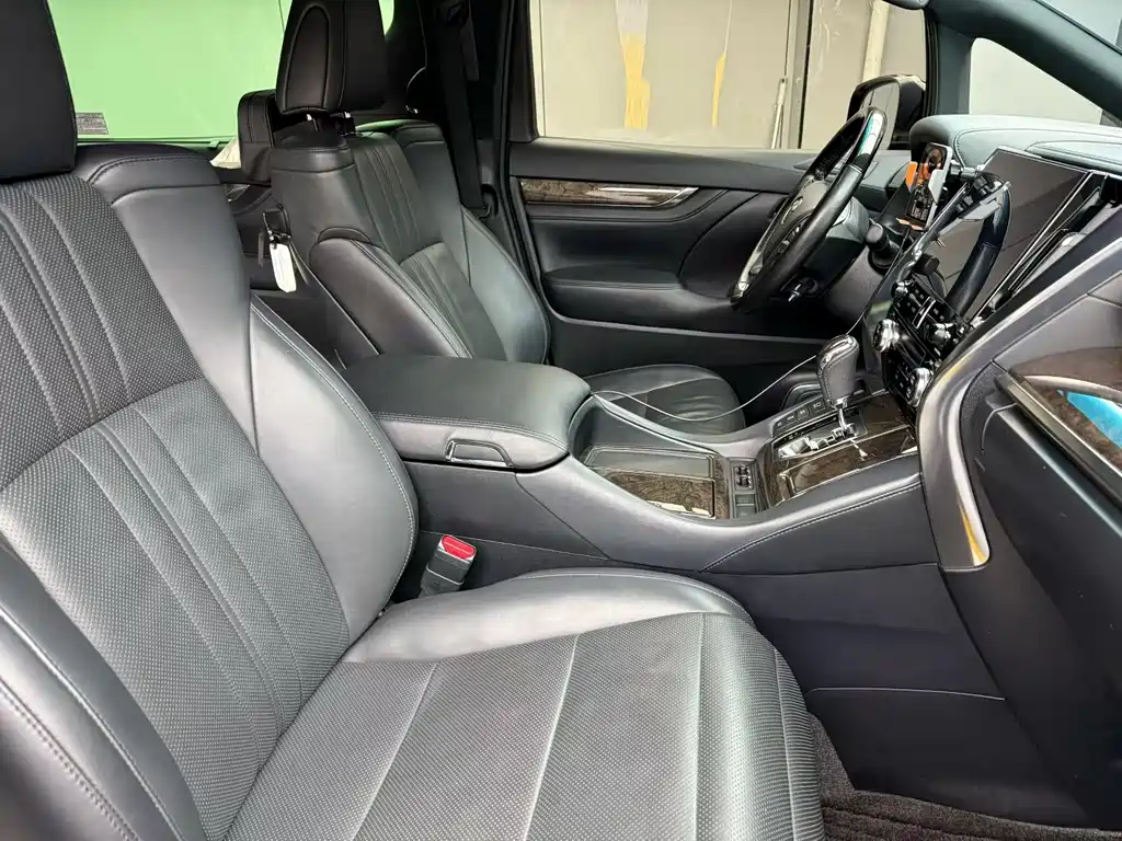 Toyota Alphard 2021 — фото 11