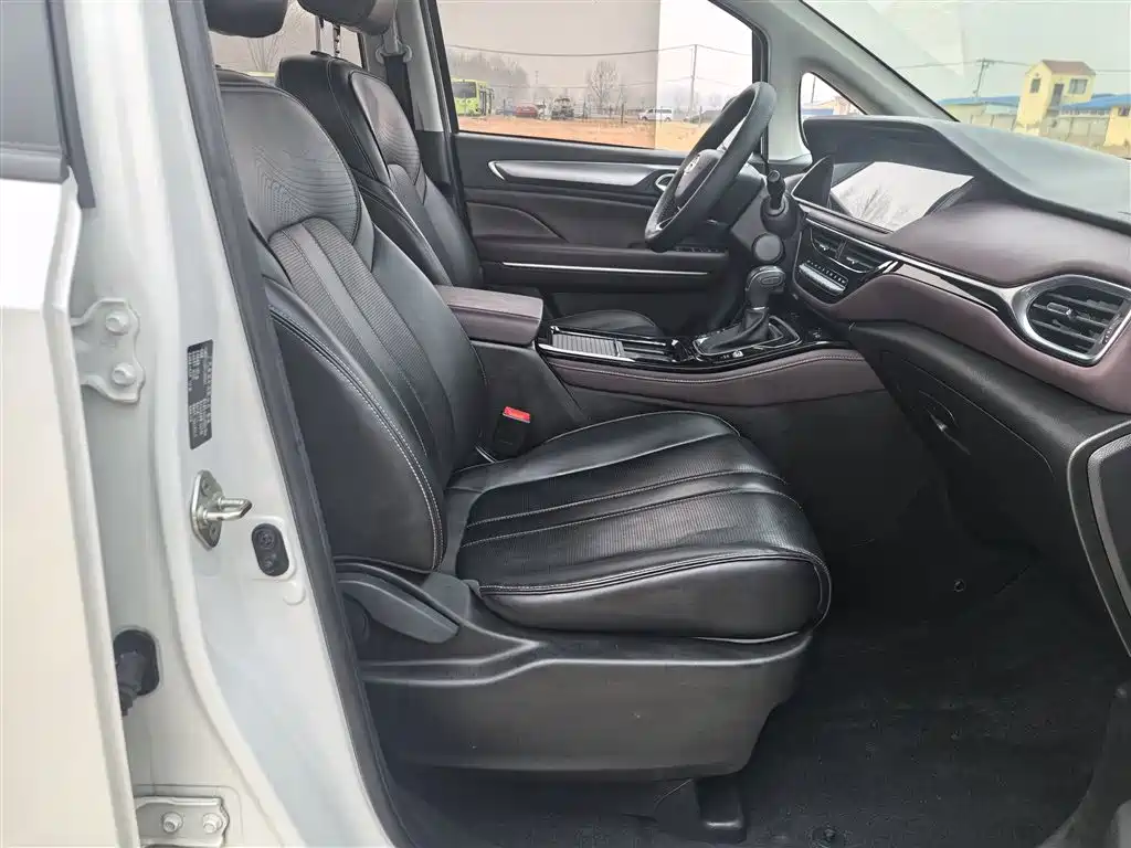 GAC Motor Trumpchi M6 2023 — фото 23