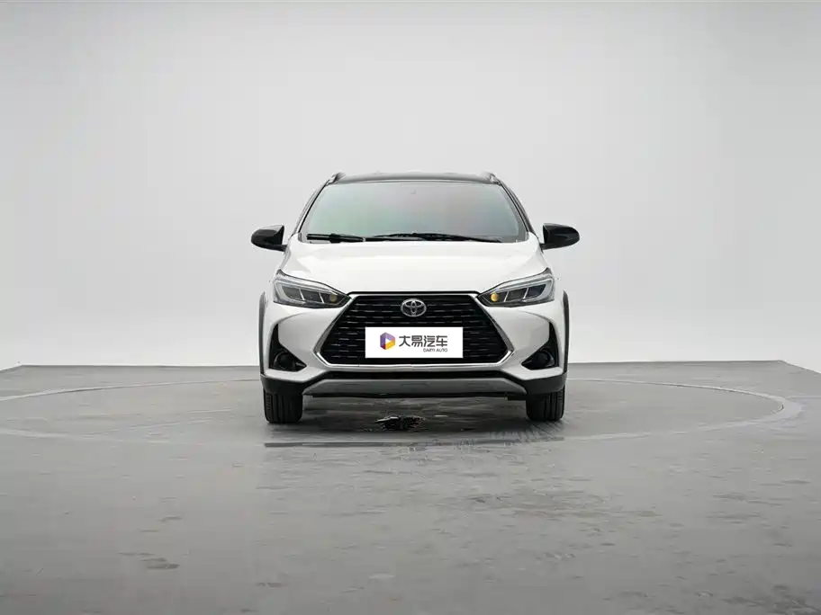 Toyota Yaris L 2023 — фото 2
