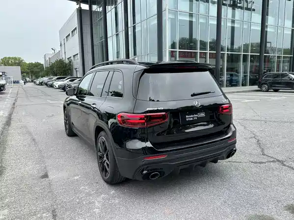 Mercedes-Benz GLB AMG 2025