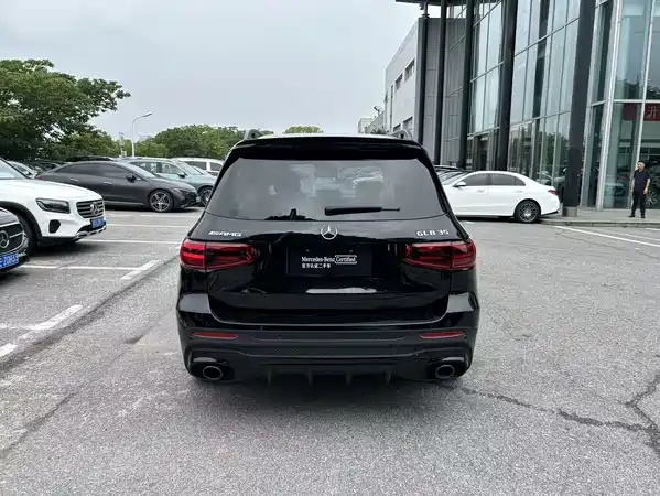 Mercedes-Benz GLB AMG 2025