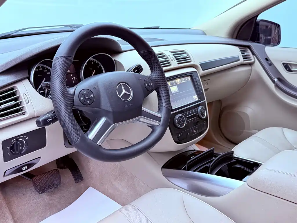 Mercedes-Benz R-Class 2017 — фото 10