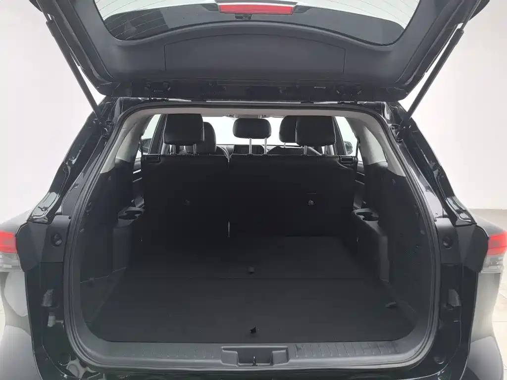 Toyota Highlander 2022 — фото 16
