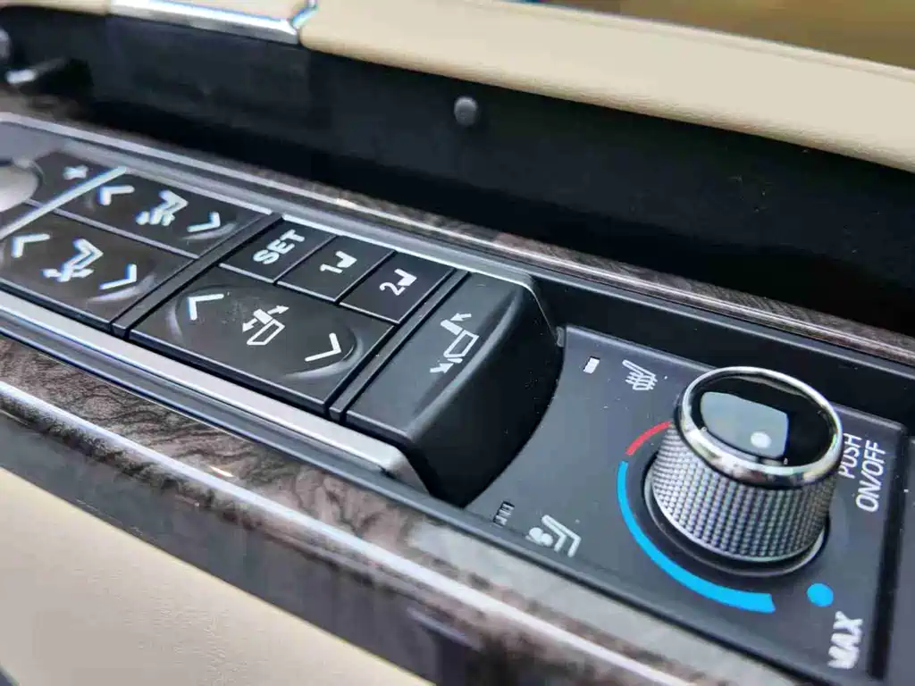 Toyota Alphard 2022 — фото 9