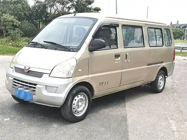Wuling Rongguang 2015