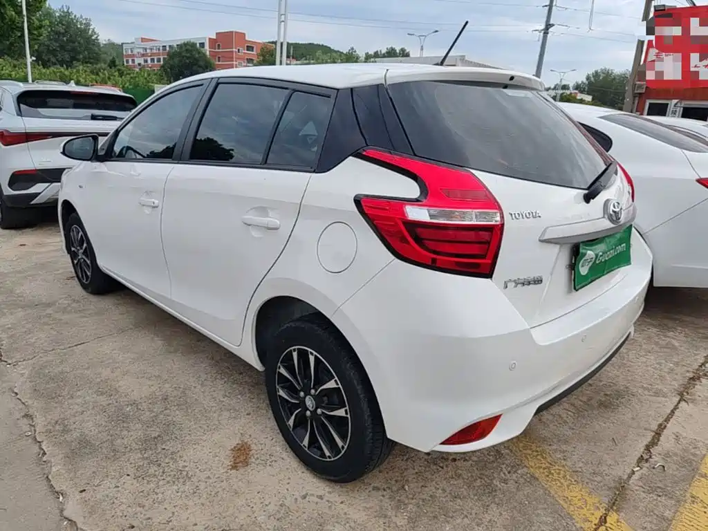 Toyota Yaris L 2022