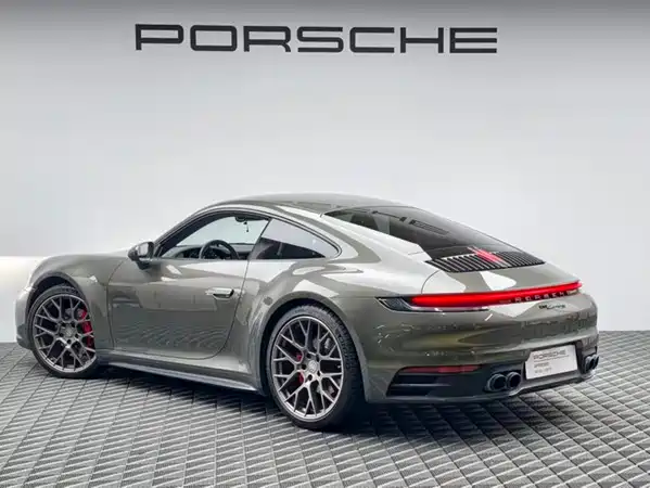 Porsche 911 2023