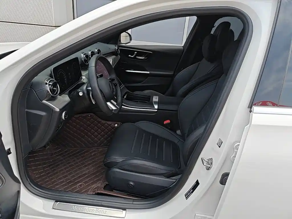Mercedes-Benz C-Class 2023 — фото 15
