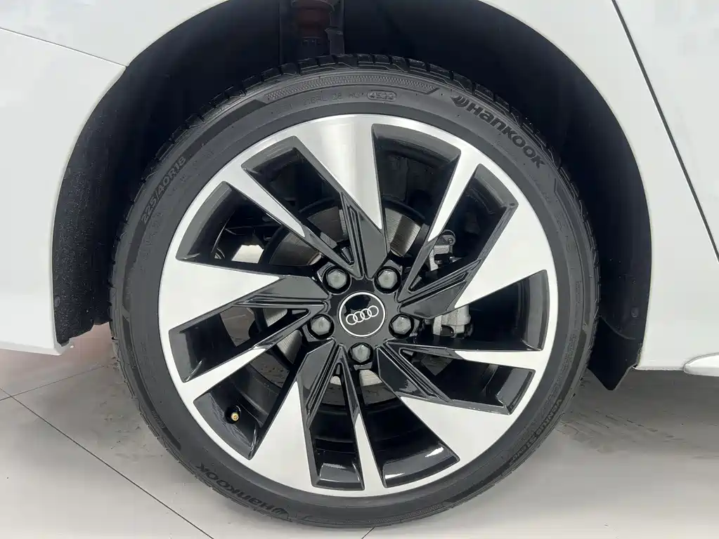 Audi A3 2023 — фото 16