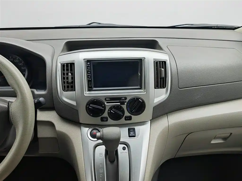 Nissan NV200 2020 — фото 12