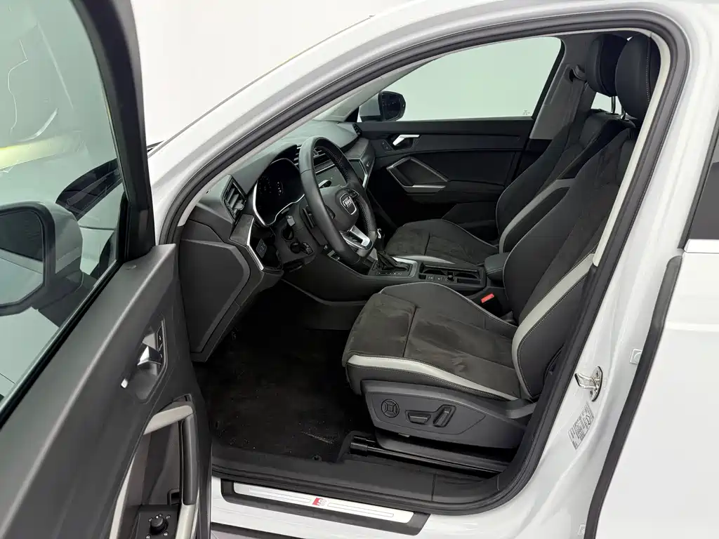 Audi Q3 2022 — фото 20