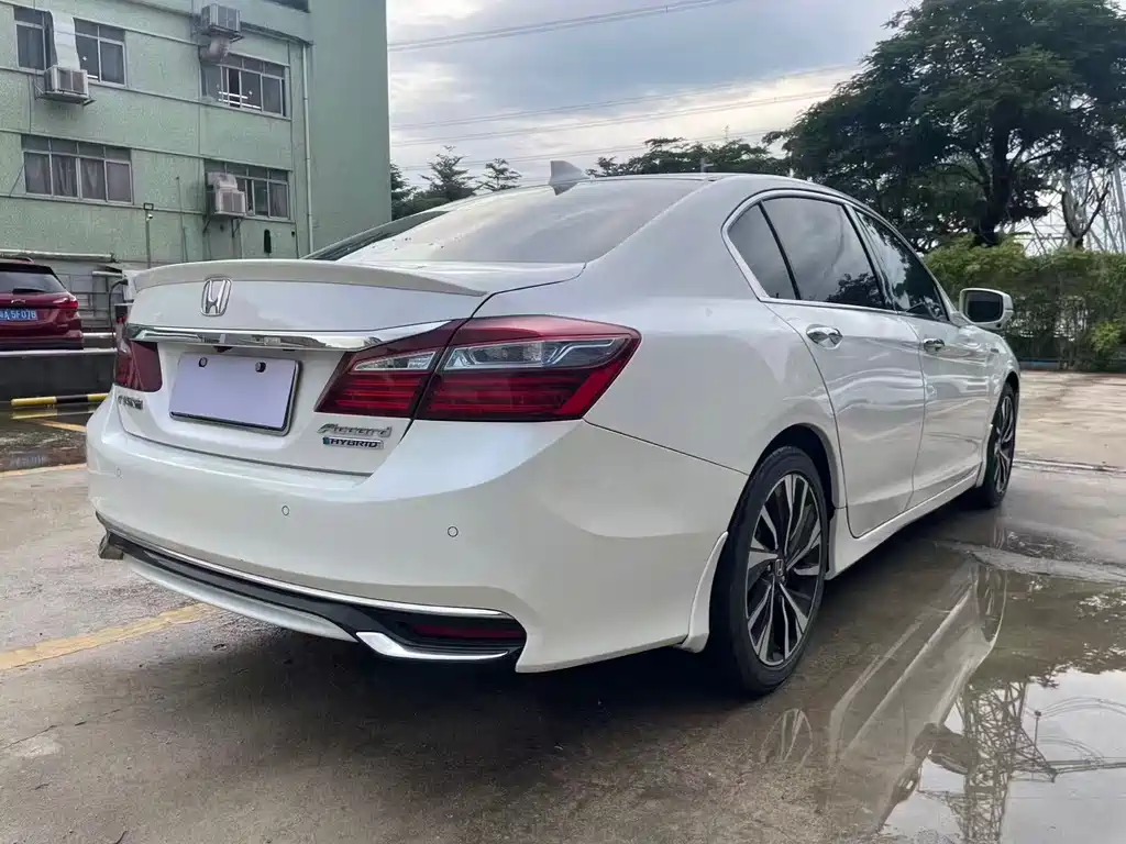 Honda Accord 2018 — фото 6