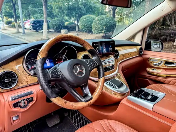 Mercedes-Benz V-Class 2023