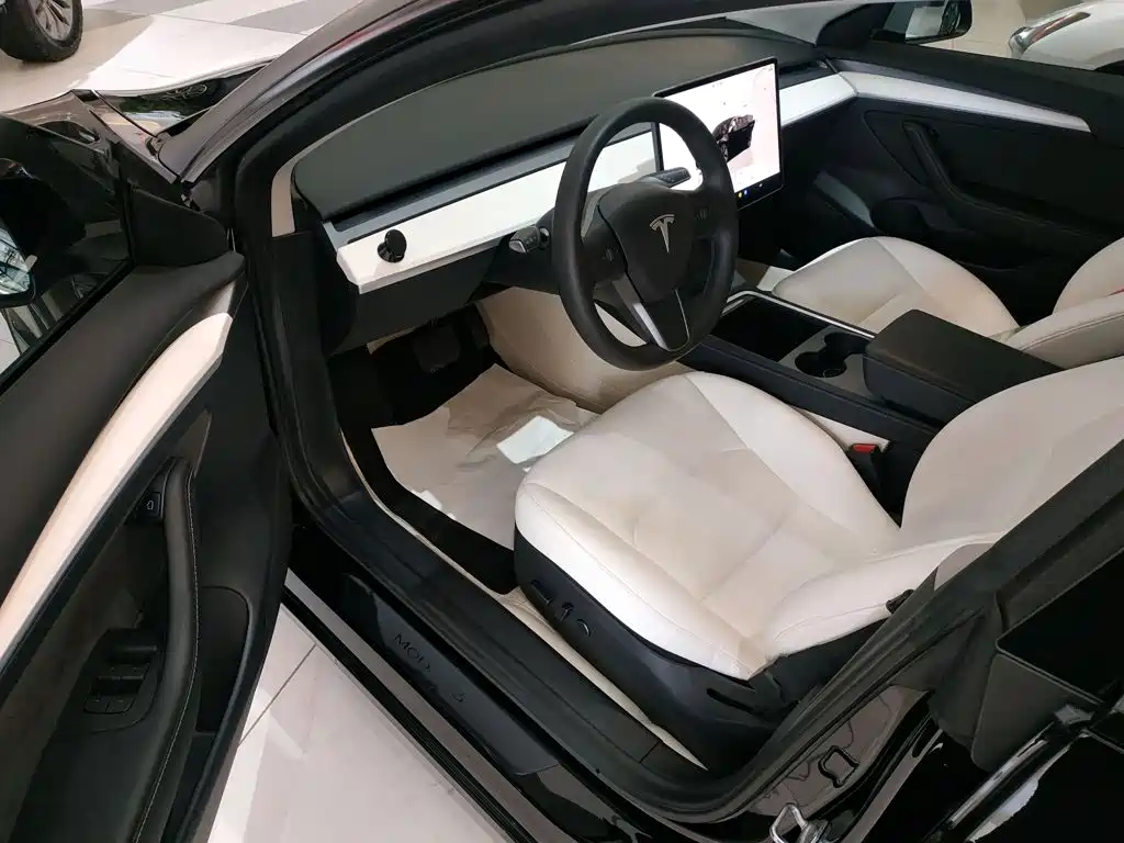 Tesla Model 3 2022 — фото 16