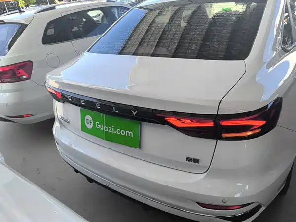 Geely Emgrand 2023