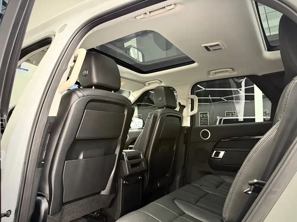 Land Rover Discovery 2019 — фото 13