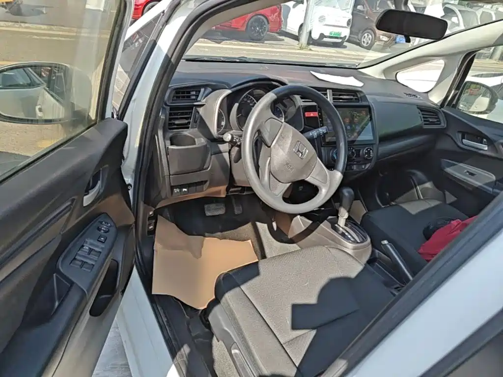 Honda Fit 2016 — фото 16