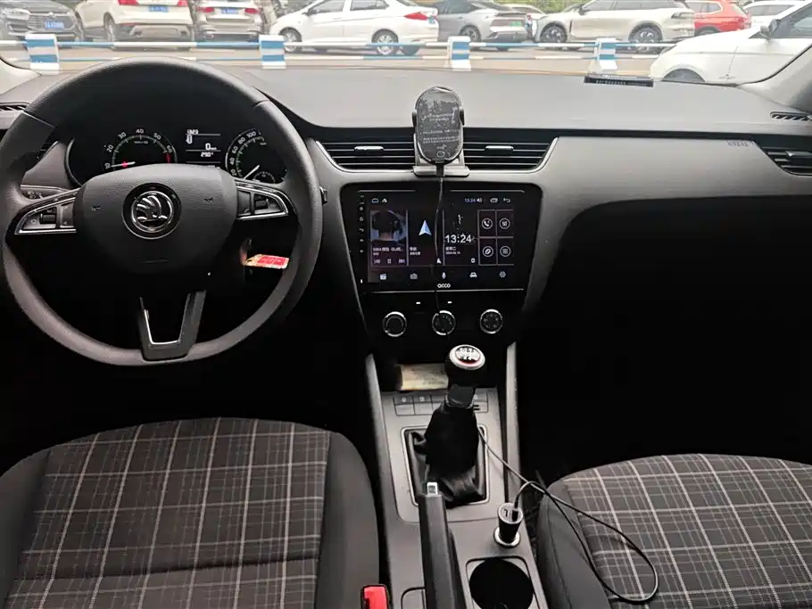 Skoda Octavia 2020 — фото 12