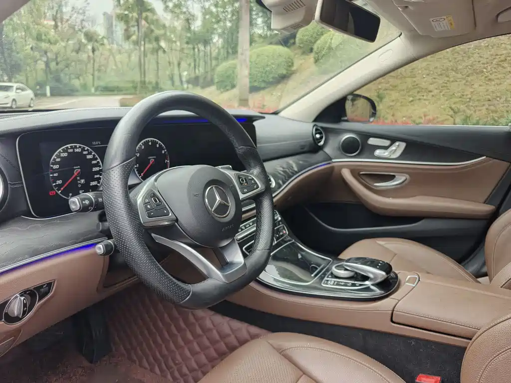Mercedes-Benz E-Class 2017 — фото 10