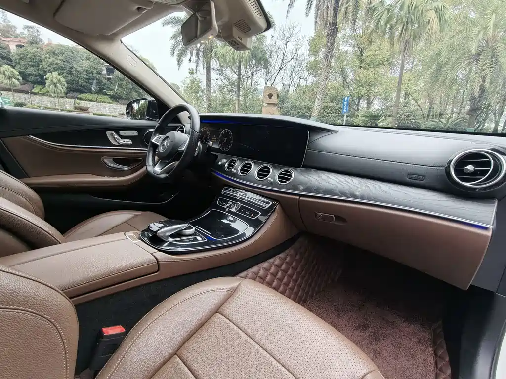Mercedes-Benz E-Class 2017 — фото 12