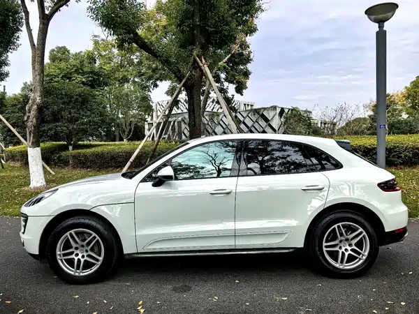 Porsche Macan 2016