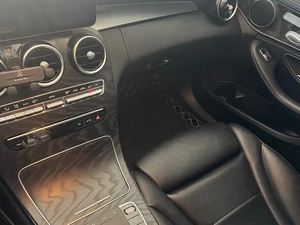 Mercedes-Benz C-Class 2019 — фото 13
