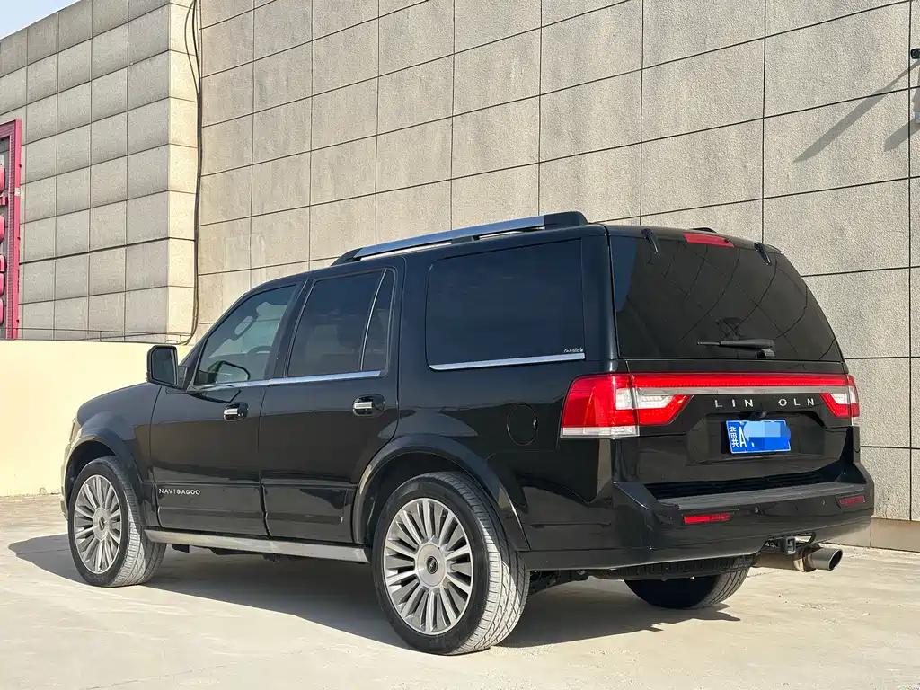 Lincoln Navigator 2018 — фото 10