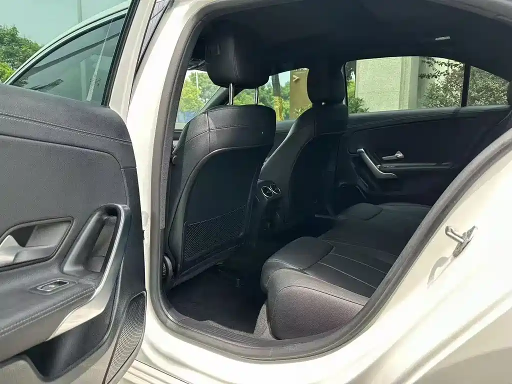 Mercedes-Benz A-Class 2020 — фото 5